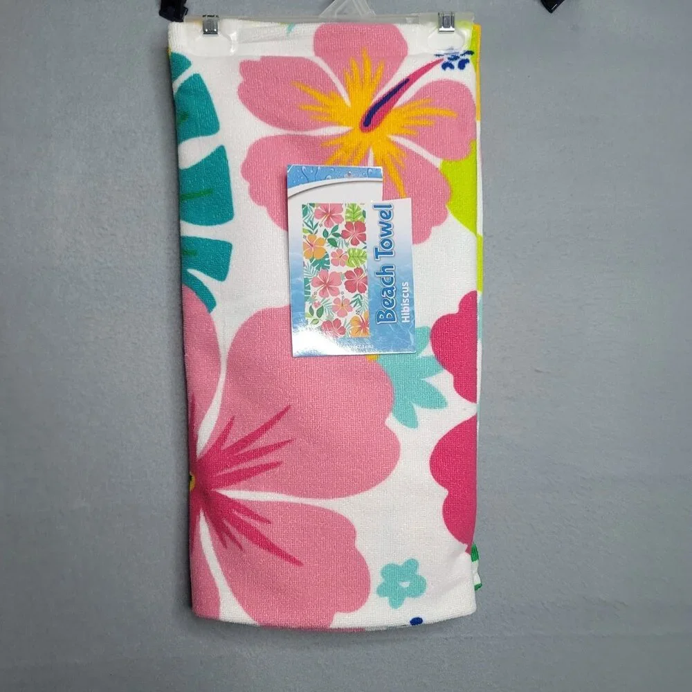 Hibiscus  Tiki Hawaiian Floral Beach Towel Swim Pool  28 x 58 Inches New w Tags